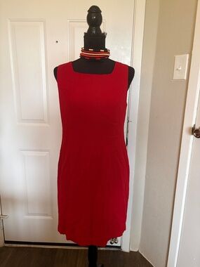Elegant Red Midi Sheath Dress with Square Neck